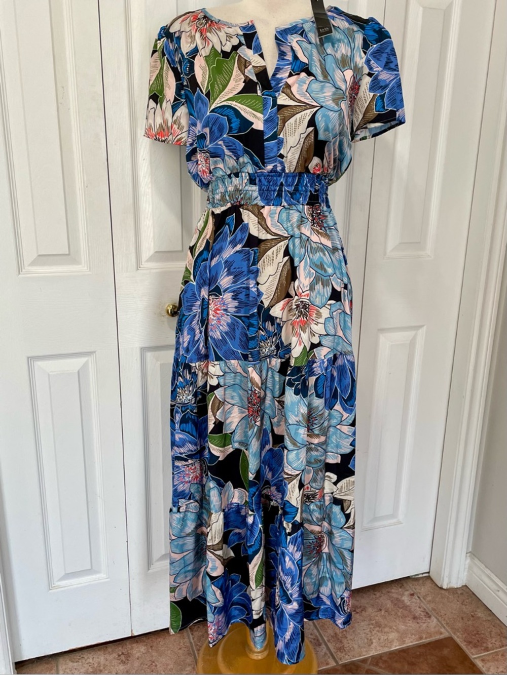 NWT Nicole Miller Blue  Large Floral Print Maxi Dress with Smocked Waist